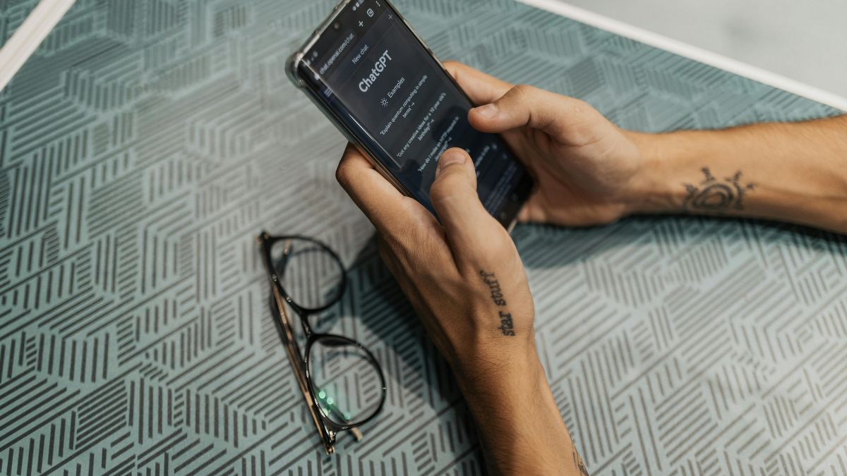 in-house-soc-vs-mdr-vs-mdr-repatriation-decision-frameworks-in-the-era-of-the-ai-soc